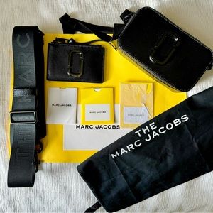 Marc Jacob’s crossbody The Snapshot DTM tonal design bag